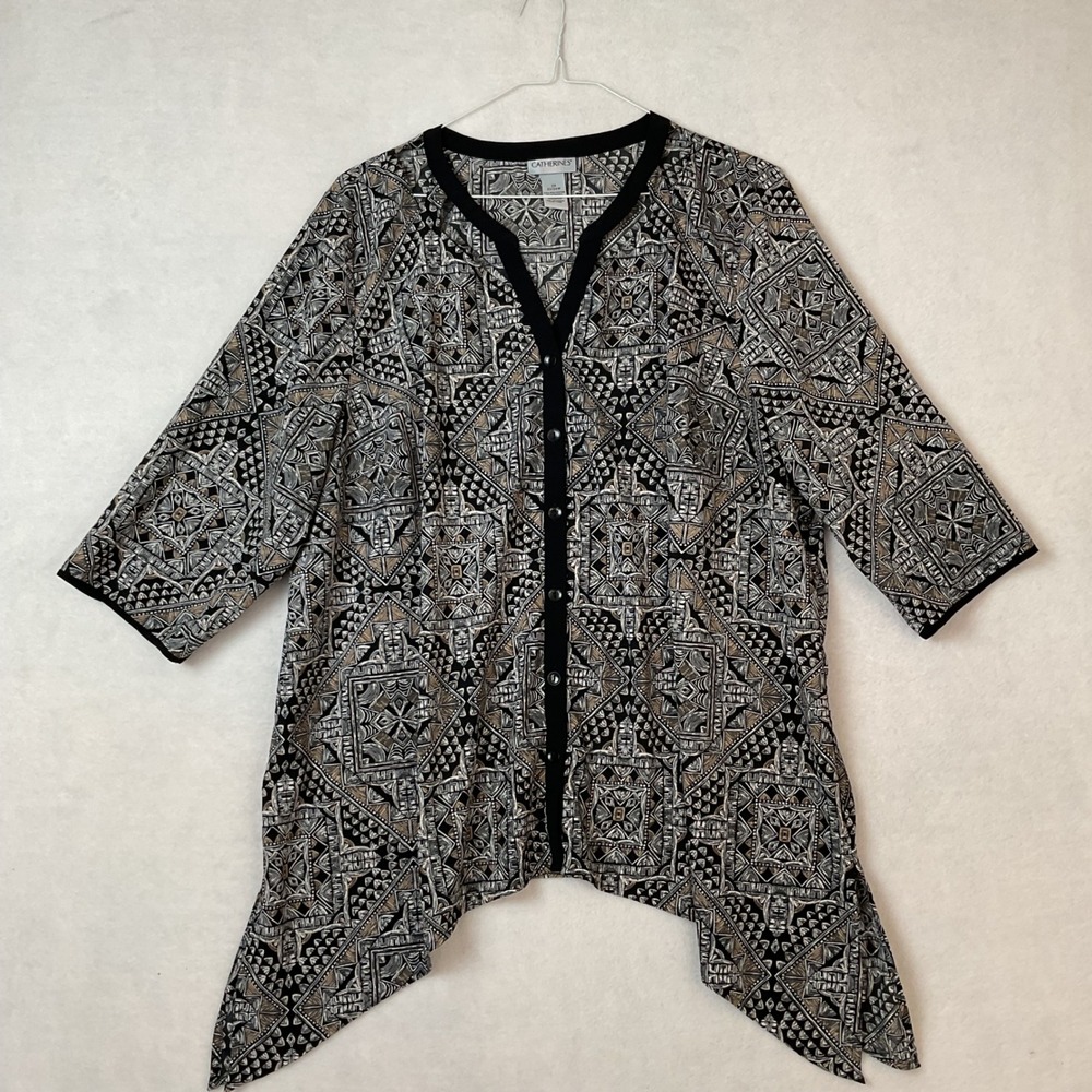 Catherines Women 2X Geometric Tribal Handkerchief Hem Button Tunic Top Black